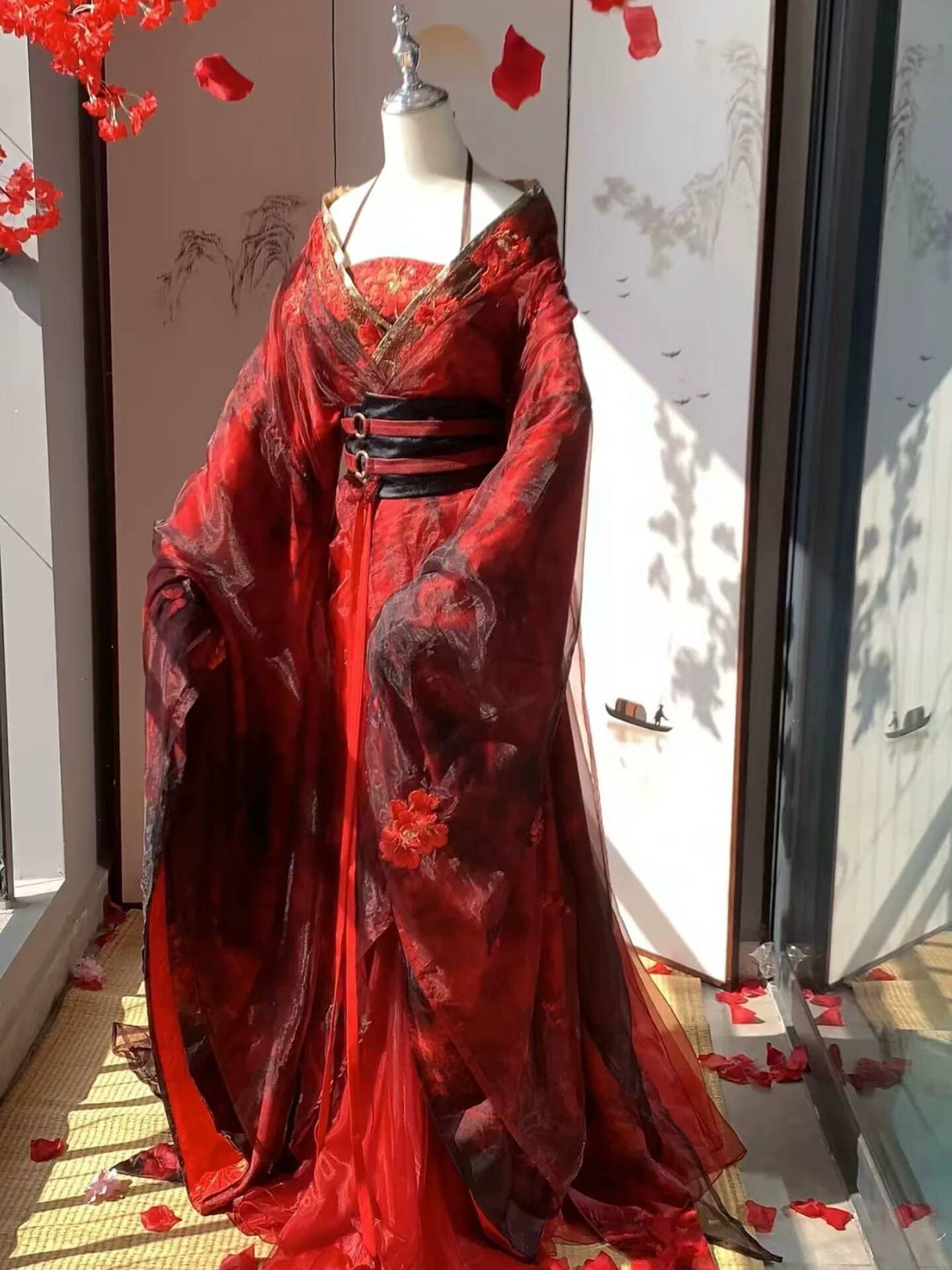 Новый красный ханьфу «Датура»  – обзор и цена Embroidery Cotton